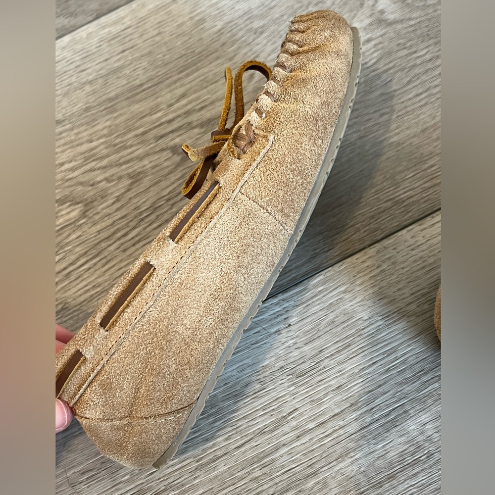 Minnetonka Kids’ Cassie Moccasin Slipper - Picture 8 of 10
